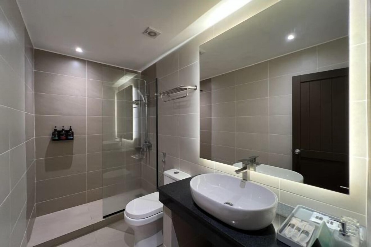 Bathroom | Free toiletries, bidet