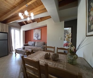 Dining - Nefeli Seaview Apartment  (Kefalonia)