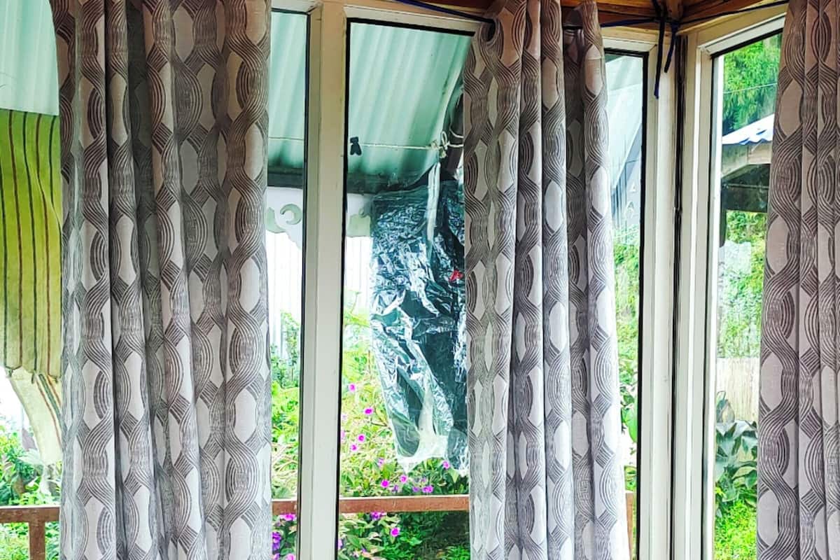 Deluxe Cottage, Balcony | 1 bedroom, desk, laptop workspace, free WiFi