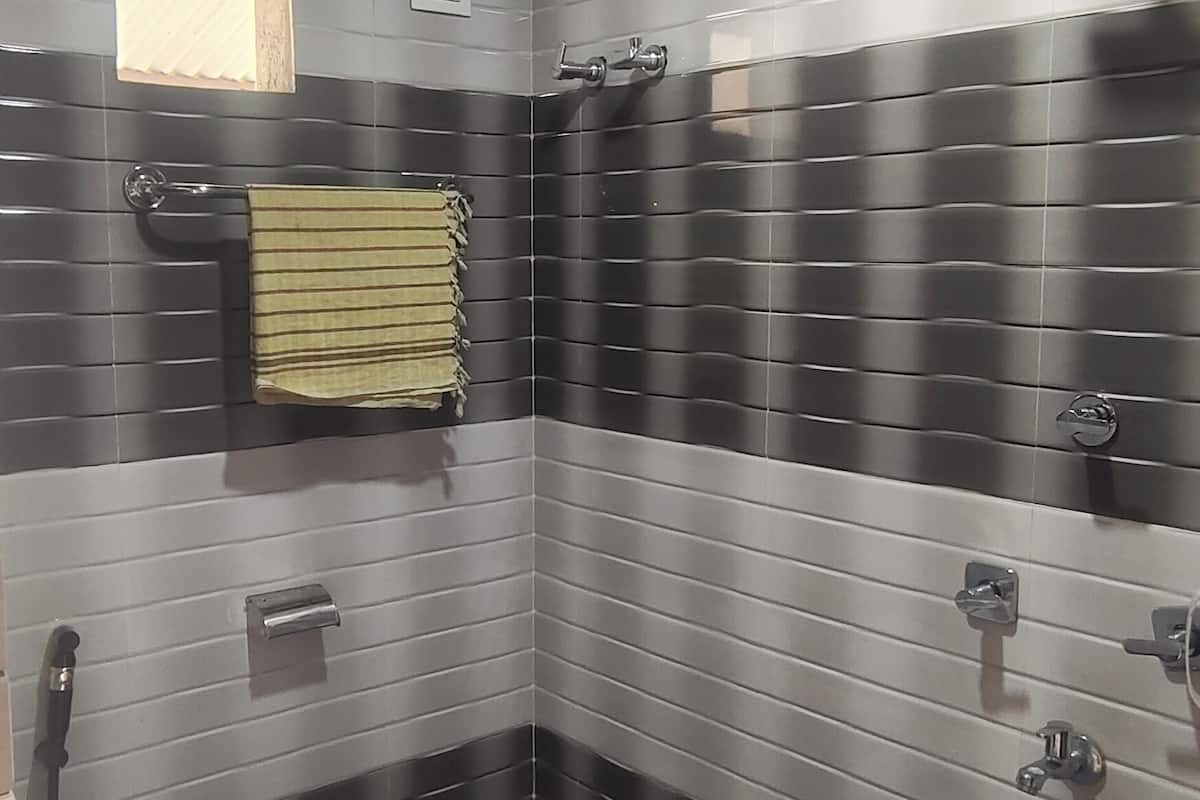 Douche, serviettes fournies