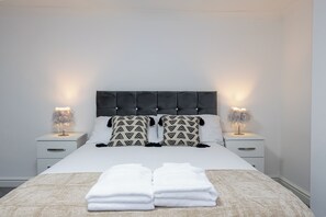 6 makuuhuonetta, työpöytä, silitysrauta/-lauta, ilmainen Wi-Fi