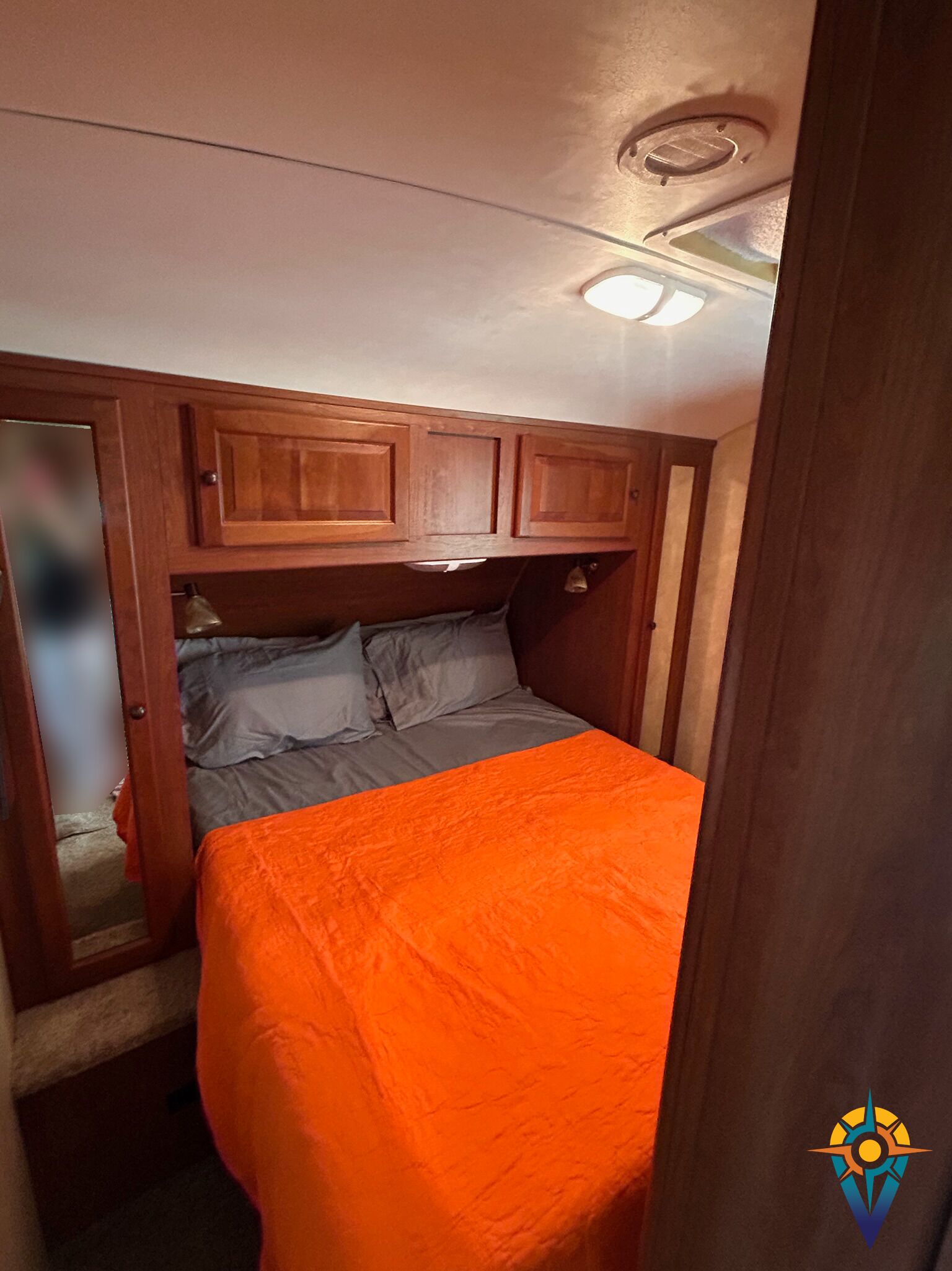 Cozy 5BD RV Radiance Glamping Experience