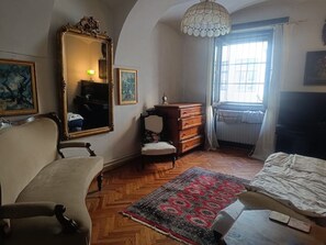 2 quartos, ferros/tábuas de passar roupa, Wi-Fi, roupa de cama