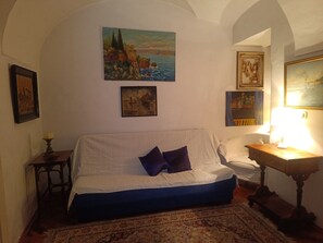 Living area - Old Town Center Palace Apartment (Zagreb)