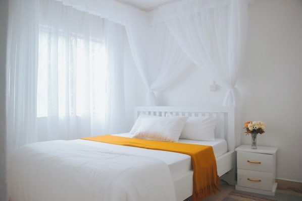 4 chambres, fer et planche à repasser, Wi-Fi, draps fournis