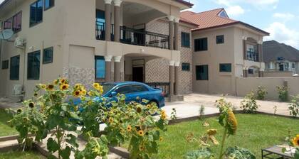 Vesgrah Homes cozy Apartment with Super King Size Bed