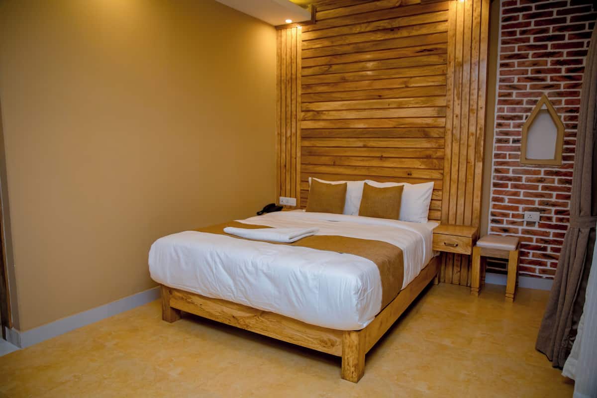 Habitación doble, para no fumadores, vista a la montaña | Escritorio y wifi gratis