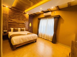 Habitación Deluxe doble, no fumadores, vistas a la montaña | Escritorio y wifi gratis