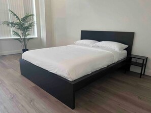 3 Schlafzimmer, Schreibtisch, Bügeleisen/Bügelbrett, kostenloses WLAN