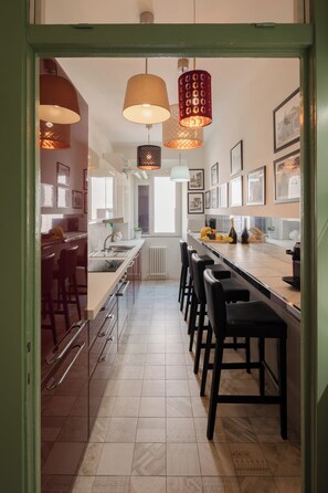 Private kitchen - Nosdom Properties - The Termini Apartment (Roma)