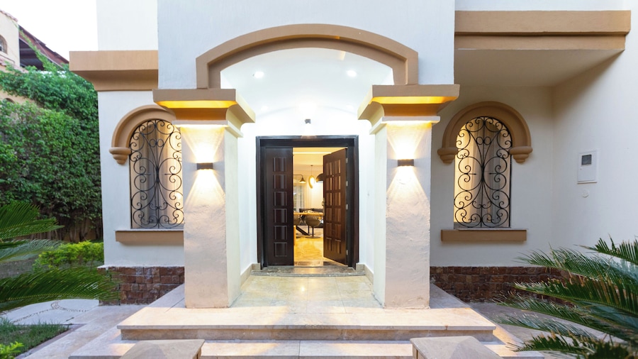 Host Prime Paradise Villa At Rehab City
