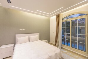 Luxury Villa | 5 bedrooms, premium bedding, pillow-top beds, in-room safe