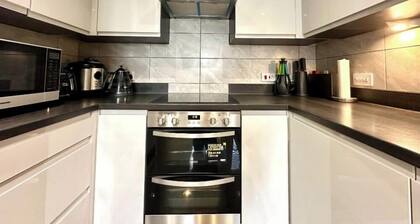 Ideal 4 Bedroomed House in Bicester