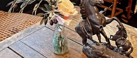 Daily continental breakfast (GBP 3.00 per person)