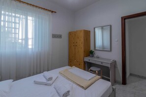 2 室のベッドルーム、アイロン / アイロン台、WiFi (無料)、ベッドシーツ