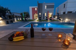 Pool - Villa Pasadra: a brand new, luxurious escape, just a 1-minute drive from the stunning Afandou Beach! (Rhodes)