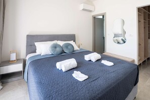 3 bedrooms, desk, iron/ironing board, WiFi - Villa Pasadra: a brand new, luxurious escape, just a 1-minute drive from the stunning Afandou Beach! (Rhodes)