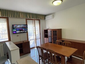 Dining - La Vedetta Holiday Home, spacious accommodation with sea view terrace (Termoli)