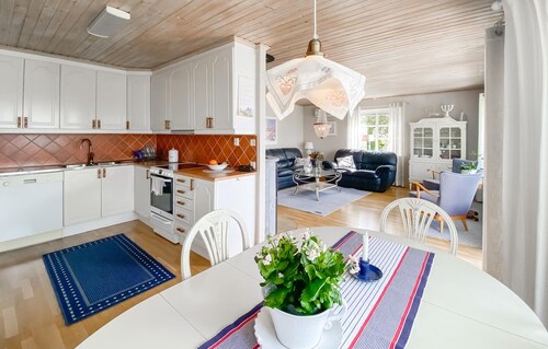 Beautiful home in Uddevalla with WiFi