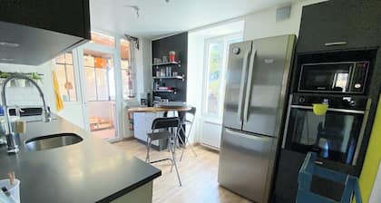 Comme Ă  la maison ! Superbe gĂźte avec jardin + parking proche gare.