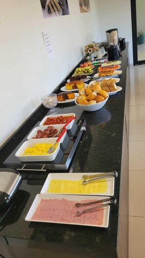 Free daily full breakfast - HOTEL VALENTINE (Lucas do Rio Verde)
