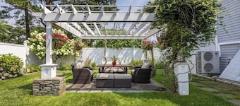 Charming 3-bedroom house steps to Pine Point Beach with backyard oasis