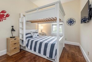 3 عدّة غرف نوم وواي فاي مجانًا وملاءات أسرّة