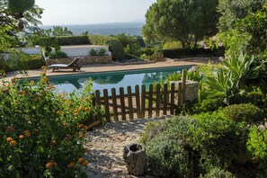 Outdoor pool - Quinta for your summer and winter vacations (Tunes)