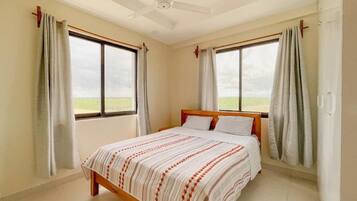 3 soverom, strykejern/-brett, wi-fi og sengetøy