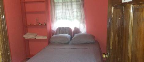 3 室のベッドルーム、セーフティボックス (室内)、アイロン / アイロン台、WiFi (無料)