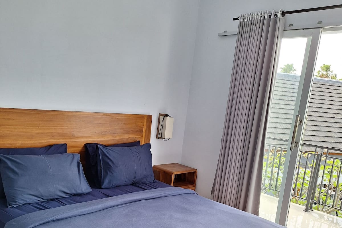 Basic Double Room, Balcony, Garden View