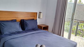 Basic Double Room, Balcony, Garden View