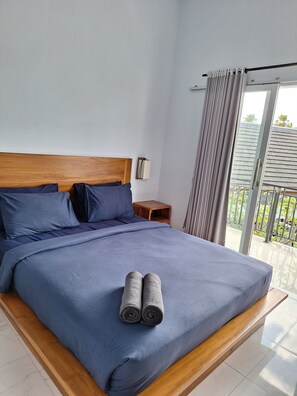 ベーシック ダブルルーム バルコニー ガーデンビュー | デスク、ノートパソコン用作業スペース、WiFi (無料)