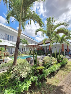 Garden - Bonewood Guesthouse (Canggu)