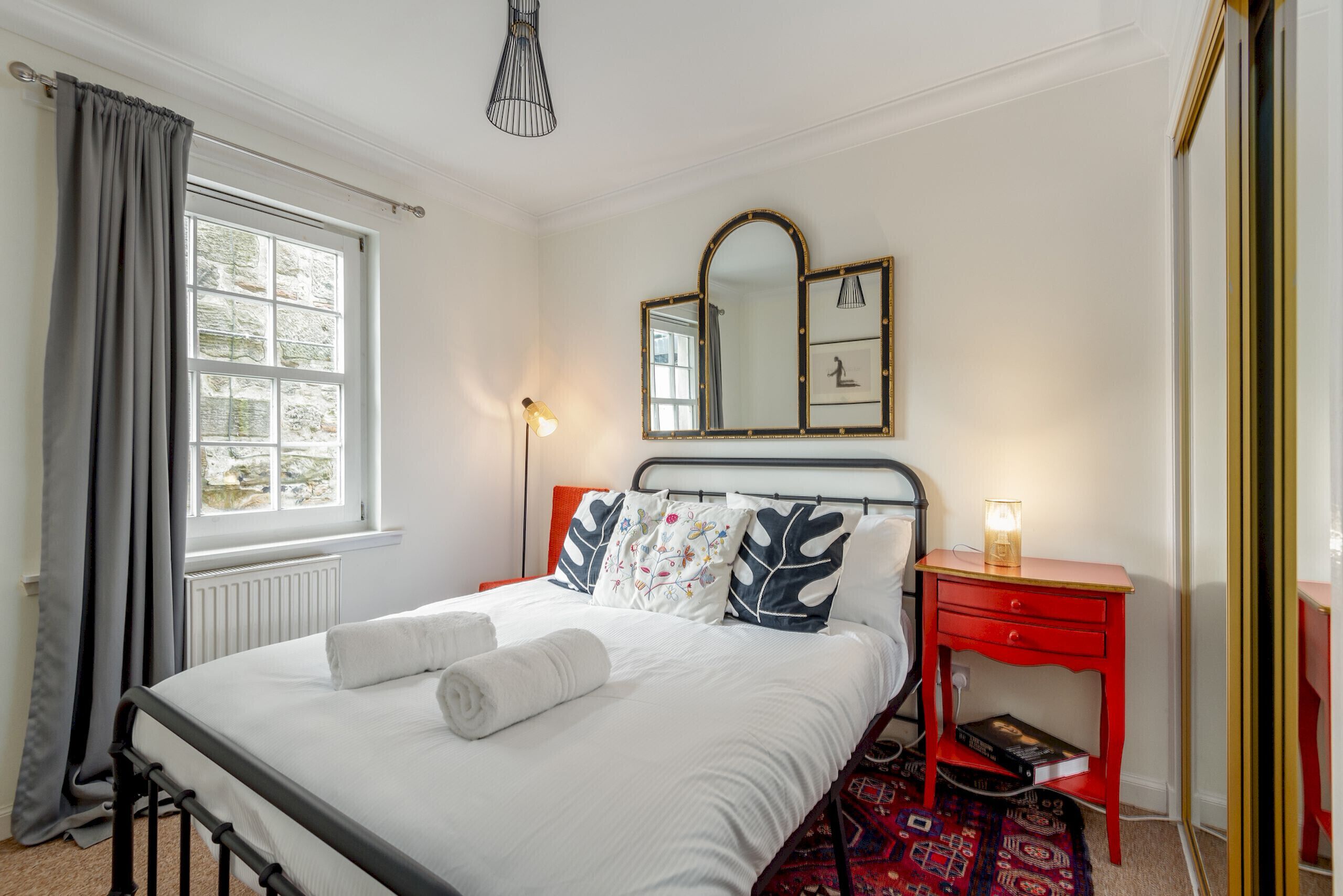 2 bedrooms, iron/ironing board, free WiFi, bed sheets
