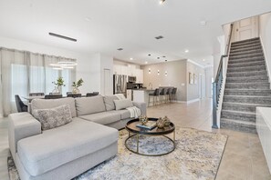 TV - Brand New Home 5 Bedrooms/4 Baths At Storey Lake (Kissimmee)