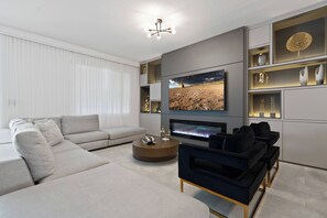 TV - New Home Luxury 8 Bedrooms/5 Baths At Storey Lake (Kissimmee)