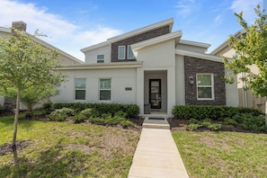 Exterior - New Home Luxury 8 Bedrooms/5 Baths At Storey Lake (Kissimmee)