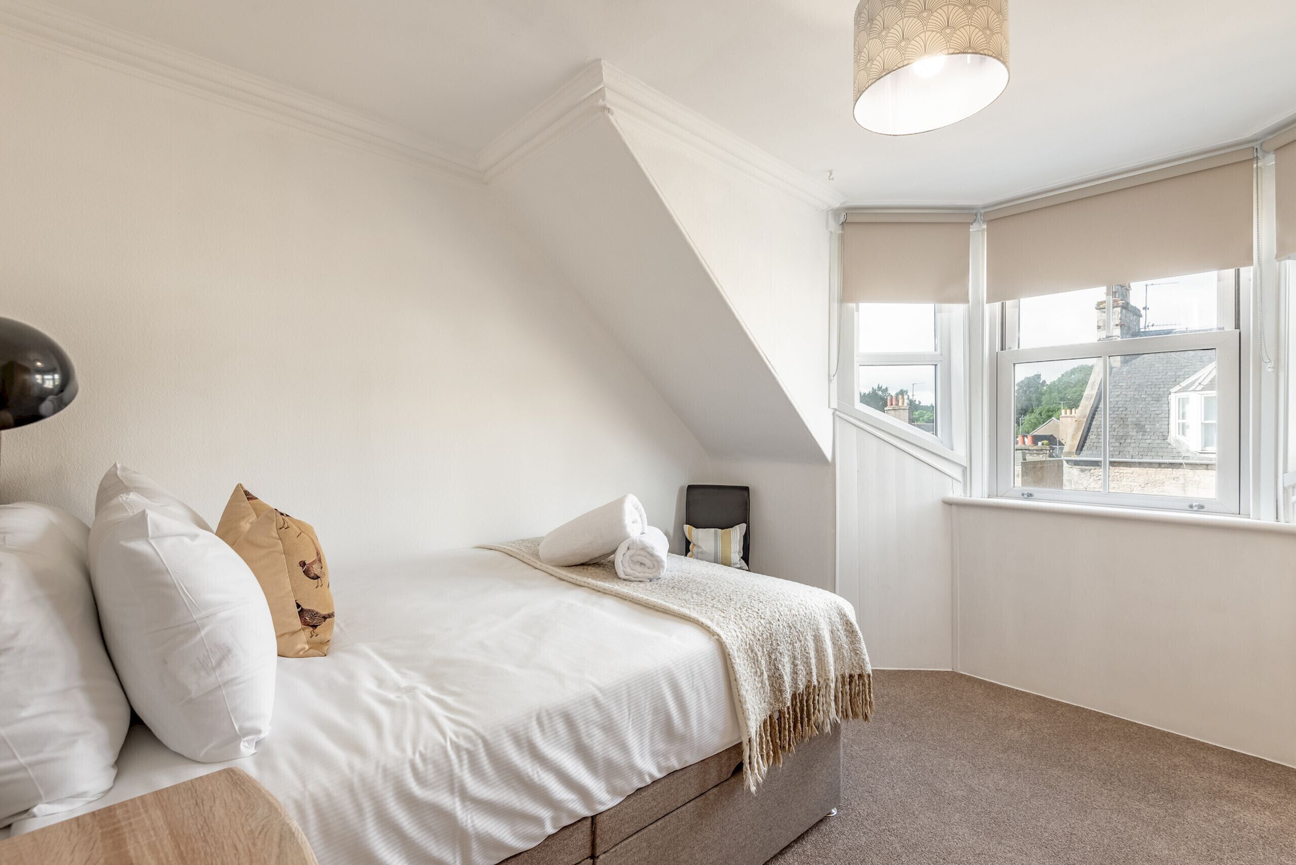 2 bedrooms, desk, iron/ironing board, WiFi (free)