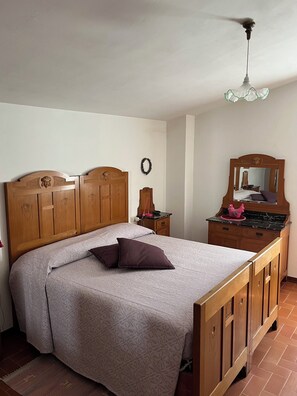 2 slaapkamers, een strijkplank/strijkijzer, gratis wifi, beddengoed