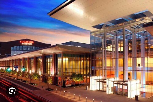 Stadium Stay #4  The Presidents Suite.  Free Parking. 