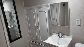 Towels, soap, shampoo, toilet paper