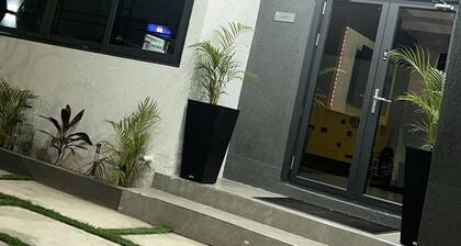 Charming 1-bedroom hotel with WiFi and AC in vibrant Kingston