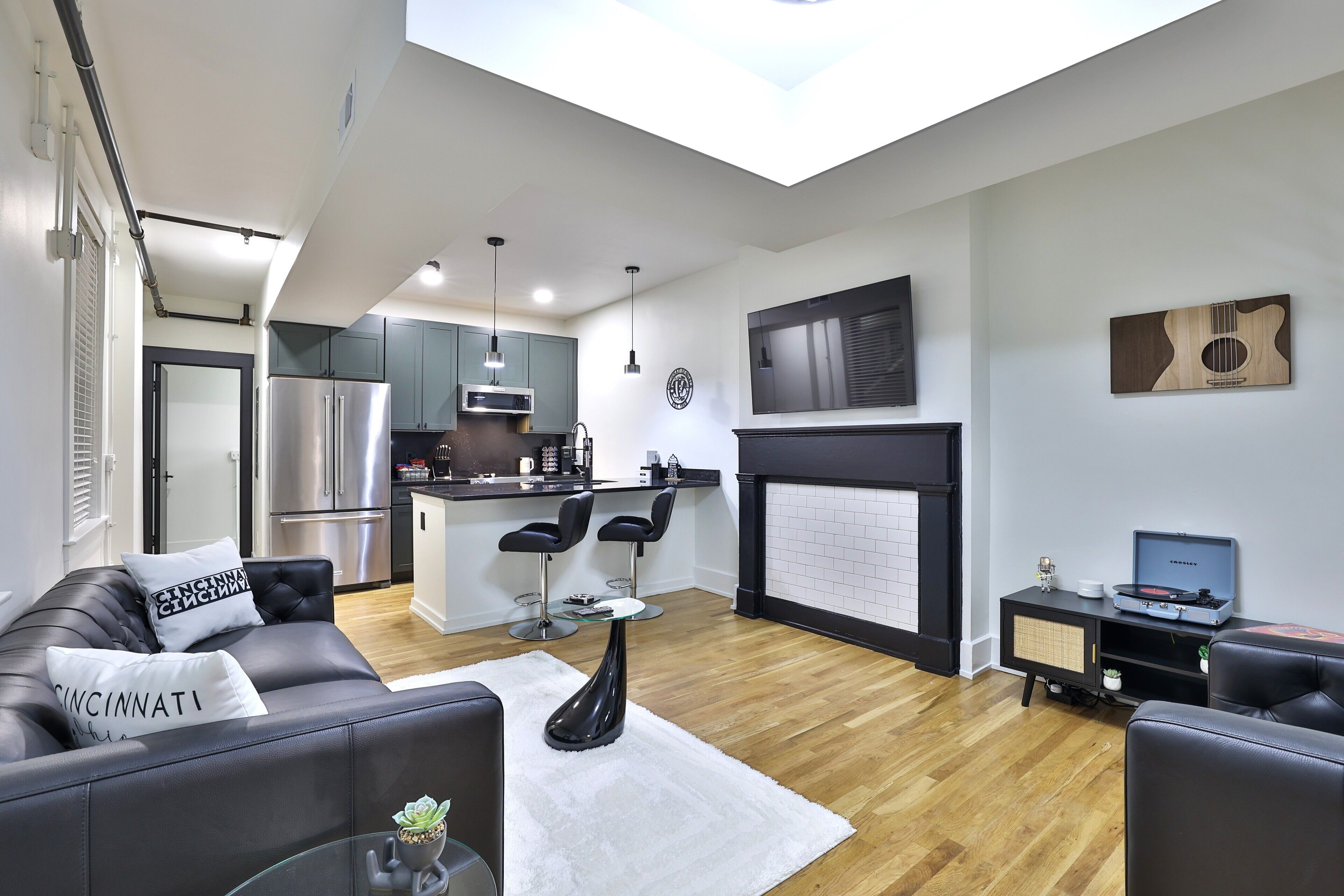 NEW~UrbanMiNimalist~ Condo: OTR + Parking