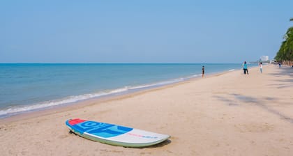 Bangsaen View Beach