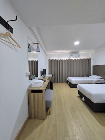 Quarto casal ou duplo luxo | Wi-Fi de cortesia, roupa de cama