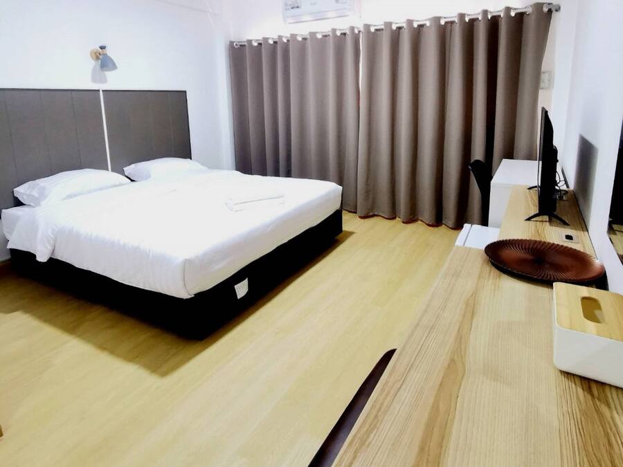 Deluxe Double or Twin Room | Free WiFi, bed sheets