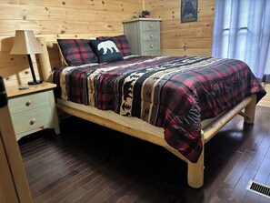 2 bedrooms, iron/ironing board, free WiFi, bed sheets - Bryson City Adventure Base (Bryson City)