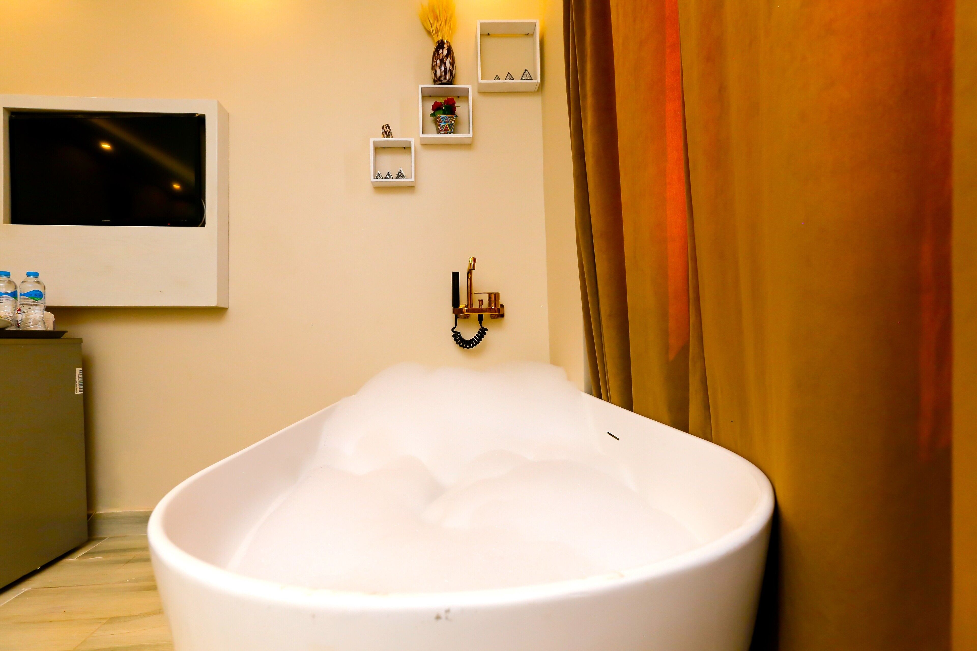 Habitación de lujo doble | Tabla de planchar con plancha y wifi gratis