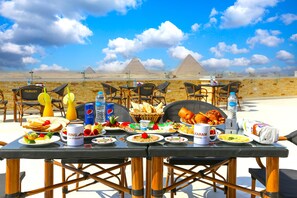 Free daily continental breakfast - Venus guest house  (Giza)